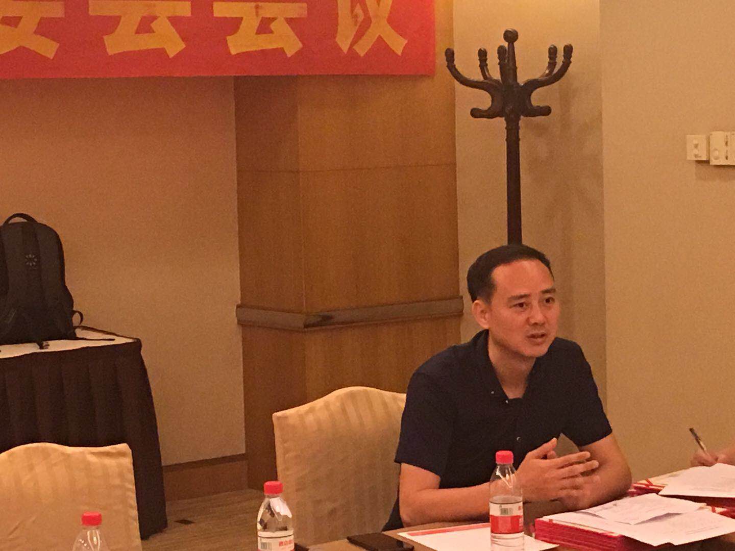 huang.jpg huang.jpg